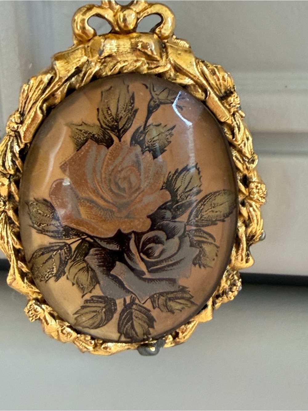 Max factor Vintage Floral Rose Cameo Pendant in Gold Tone perfume necklace